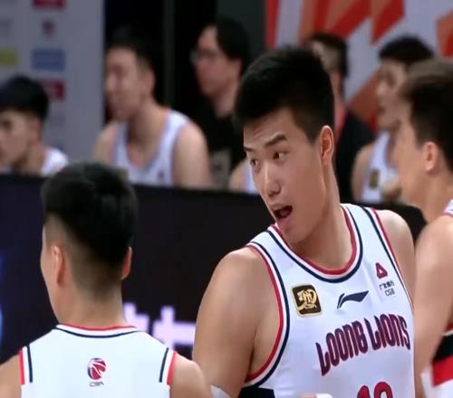 正式到位！男篮“空间型内线”驰援杜锋，这可是广东队的争冠法宝