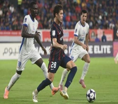 【亚冠精英】米内罗点射鲍亚雄救险柔佛3比1申花