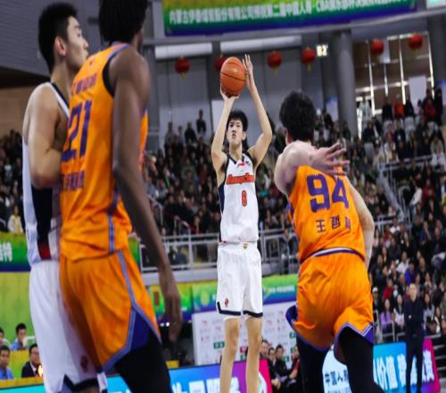 上半场独砍10分，下半场却几乎被DNP，球迷：你也指着杜锋骂一次