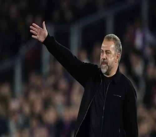 巴萨夺冠众生相：皇马球迷吃瘪姆巴佩被喷小气拉波尔塔乐开花