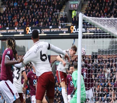 加布里埃尔英超生涯已直接参与21球，为同期中卫最多