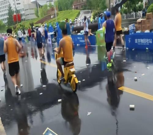 一名选手骑共享电动车跑“兰马”组委会：取消成绩、禁赛三年