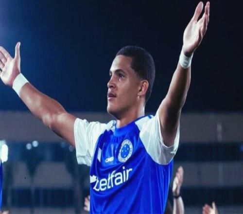 斯基拉：多特正在谈判，尝试签克鲁塞罗17岁左后卫普拉特斯