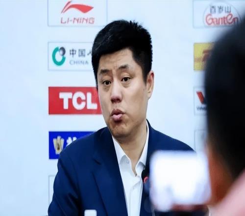 仍不反思自己潘江发布会指责球员进攻犹豫，没了李春江是真不行