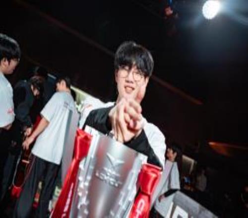 韩网热议Viper离队：期待他在BLG也保持着在HLE的状态！