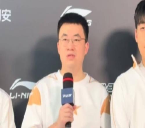 xiaohu谈对线RK时光：他对距离把控好一直在边缘放球让人蛮难受