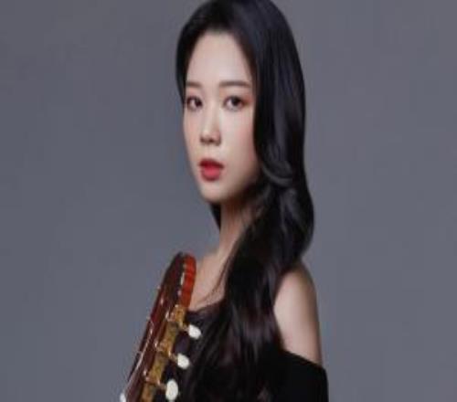 等官宣了Gumayusi姐姐INS关注了HLE官方帐号