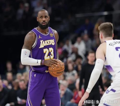 NBA最新排名出炉！湖人保住西部第3，火箭率先掉队，勇士雪上加霜