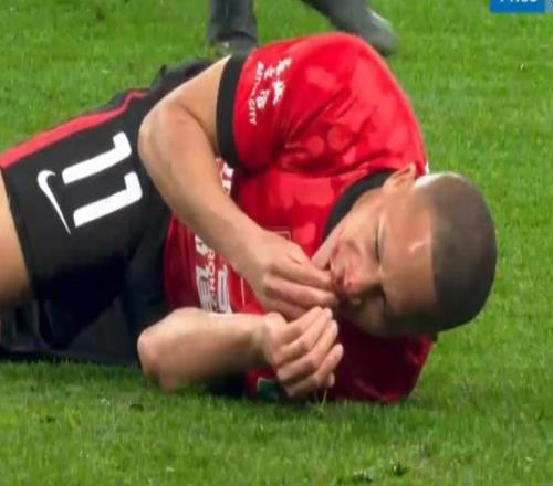 中超揭幕战戏剧性拉满！20分钟2球1红，韦林顿轰蓉城处子球