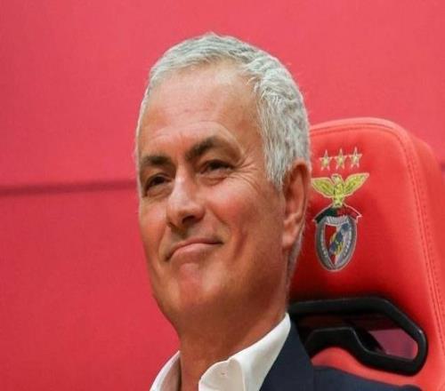 球报：穆帅战欧冠次回合赛前不接受采访，这是他被罚后的惯例