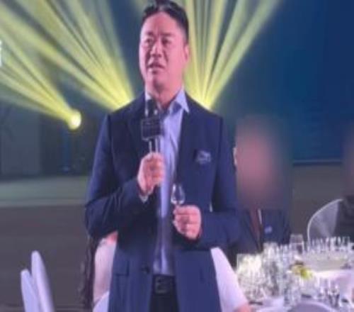 刘强东给春节在岗员工发钱！连续9天日均新增投入1.5亿