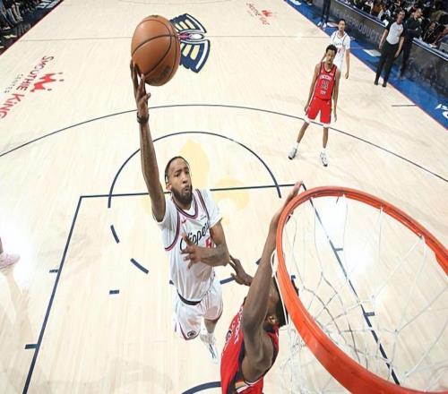 锋线大将已经尽力了，但是快船在阵容方面的问题也越来越明显了