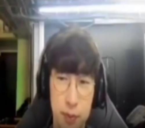 Duro：我只看过剃了头的载赫哥照片，真的真的超搞笑