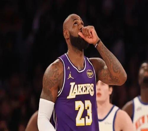 美记：詹姆斯和湖人马上要分手了，我可以肯定！