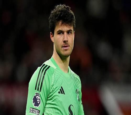 拉门斯加盟曼联后前16场比赛丢23球，奥纳纳同期丢了26球