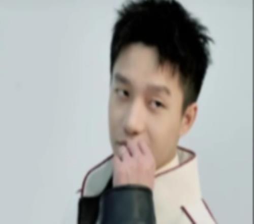 EDG分享Clearlove拍摄花絮：机车服明凯帅照来袭