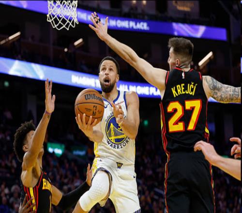 库里30岁后仍保持高水平：这数据超乔丹成历史第一+近8战场均30分