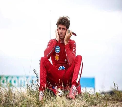 勒克莱尔：对不起我不玩社交媒体了