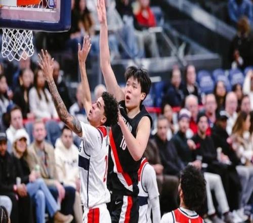 入选新秀赛后，杨瀚森打出最好的一场球