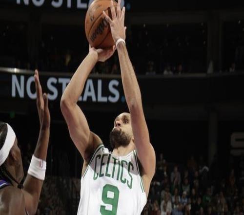 怀特25+7+6+7乔治37分绿军客场轻取爵士