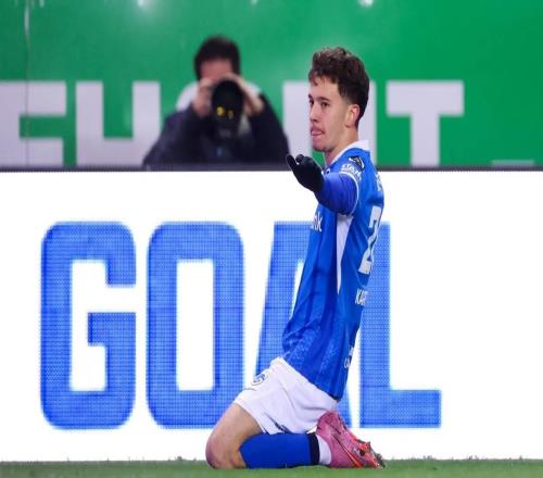 英媒：切尔西领跑亨克18岁中场卡雷察斯争夺战，枪手也感兴趣