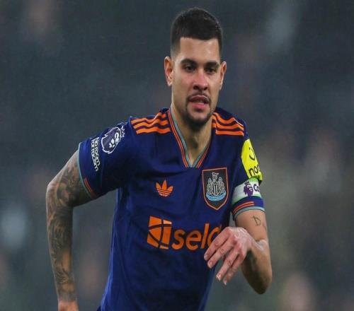 TA记者：吉马良斯和曼联的绯闻可能为新合同谈判造势