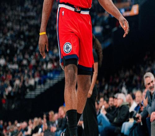 记者：哈登将森林狼和老鹰视为心仪下家，但两队对哈登均无意