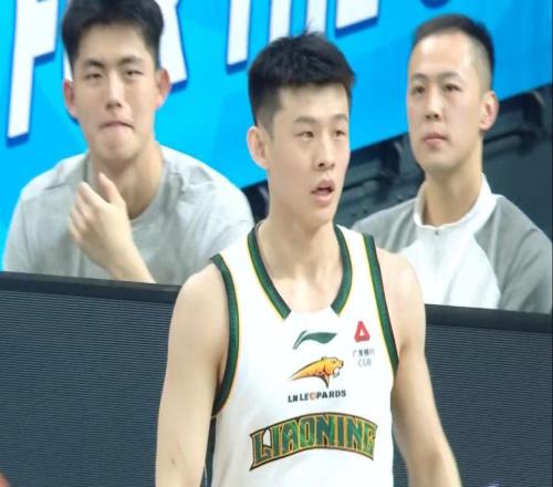 13分惨败+主教练暴怒被驱逐CBA4冠王赛季首败末节崩盘三分17中7