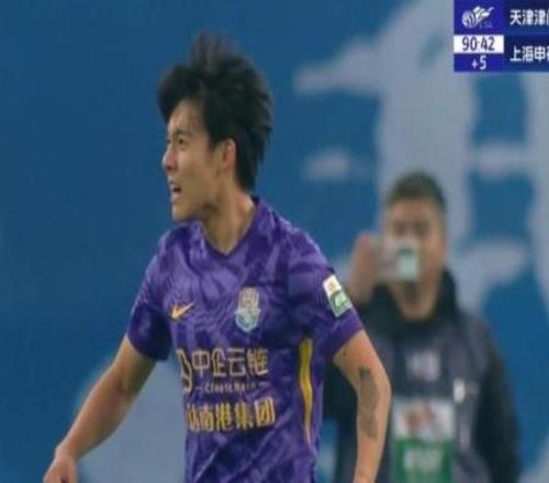 津媒：李嗣镕又帅又能打，首秀4分钟进球排名津门虎队史第一