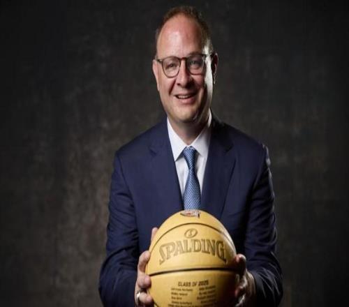 前NBA名记Woj宣布重返媒体界，通过打造节目为母校筹集资金