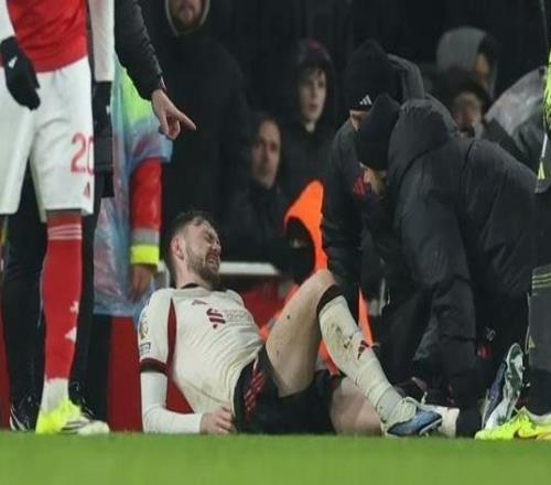 伤势不容乐观，跟队：布拉德利赛后拄拐戴护膝离开球场