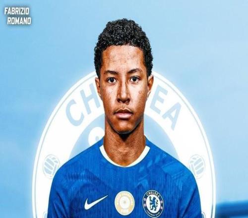 Herewego！罗马诺：切尔西将签下谢周三17岁边后卫阿拉奥