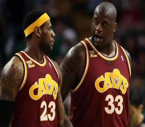 NBA79年！顶级超巨季后赛被横扫：1人6次、4人2次、他俩0次！