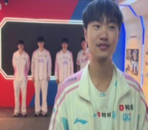 BLG发布赛后小游戏之123木头人knight：玩不了啊这游戏