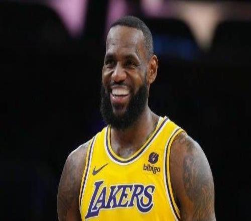 关键时刻12胜0负！坐拥詹皇077湖人关键球太稳！