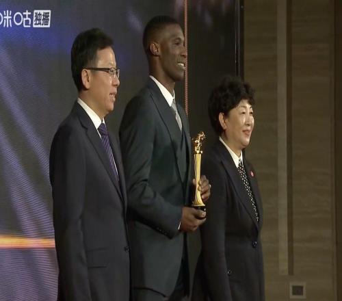 三级联赛最佳射手：中超法比奥，中甲姆本扎，中乙费尔南多