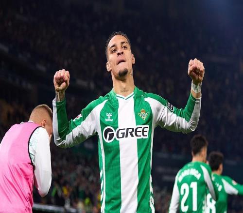 马卡报：安东尼周五恢复跟队训练，有望出战皇马