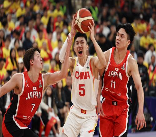 中国男篮12人大名单出炉！增加3个新面孔，胡明轩和他最终落选