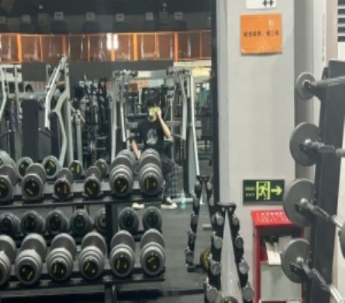 解说毛毛晒健身照片：我被激励了，你们呢！