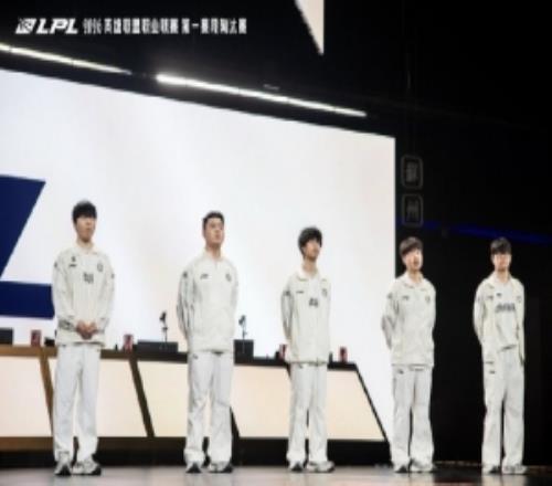 LPL发布IG赛后返图：养锐蓄威待势而发期待你们败者组更好的发挥
