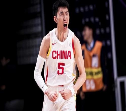 男篮掀翻日本！2亮点，3不足，4人救主，3人不及格，最差之人是他