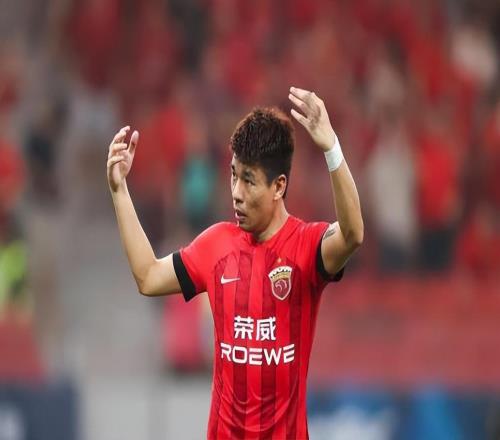 上港队王牌新星已转会到大连队踢中乙，未来值得期待，引发热议