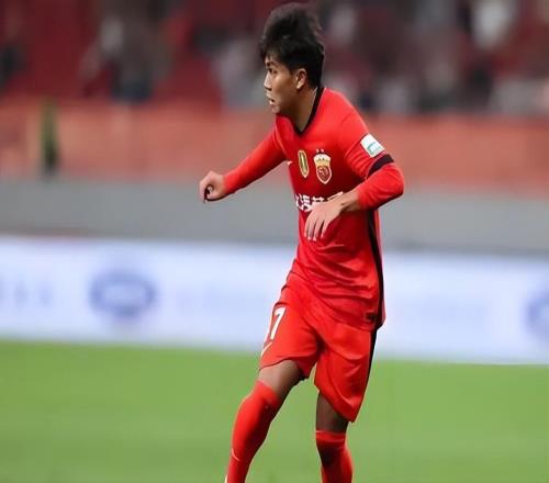 蒯纪闻本赛季在上港要熬出头了！有望直接上位锁定主力，值得期待