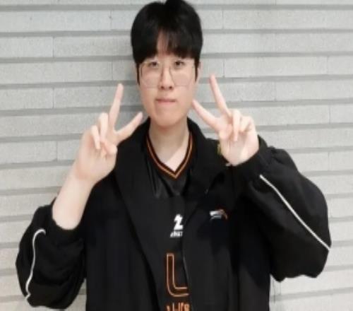 Zeus：和Gumayusi不说太多话也能彼此理解想赢下所有比赛