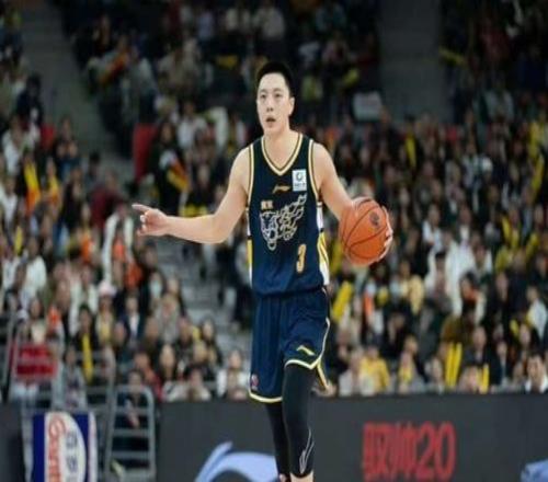 广东宏远冲击9连胜！全力击败北京首钢，萨姆纳爆发，央视直播