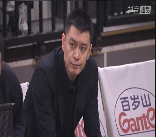 亏死！辽宁队签来一个废才，连续3场怒砍1分，四连败是自作孽