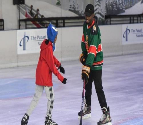 肯尼亚“冰狮之心”在燃烧