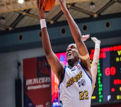 常规赛第19轮高强度对抗局，半场低迷半场坚韧，布朗38分遗憾未能完成大逆转