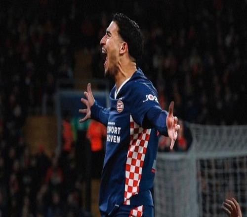 创历史，埃因霍温是首支正式比赛在安菲尔德打进3球的荷兰球队