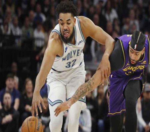 比尔西蒙斯称独行侠队可能用安东尼戴维斯，换尼克斯队的唐斯